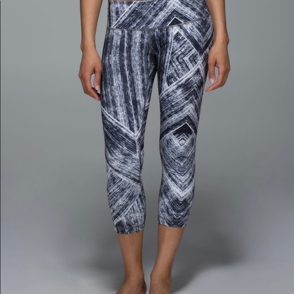 Lululemon Wunder Under Black White Crop Leggings - Picture 12 of 16